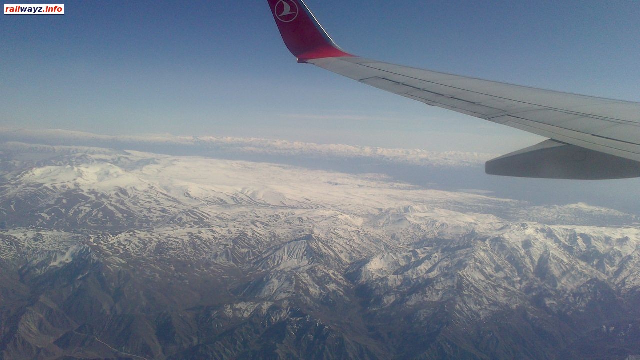 Вид на заснеженные горы Восточной Анатолии