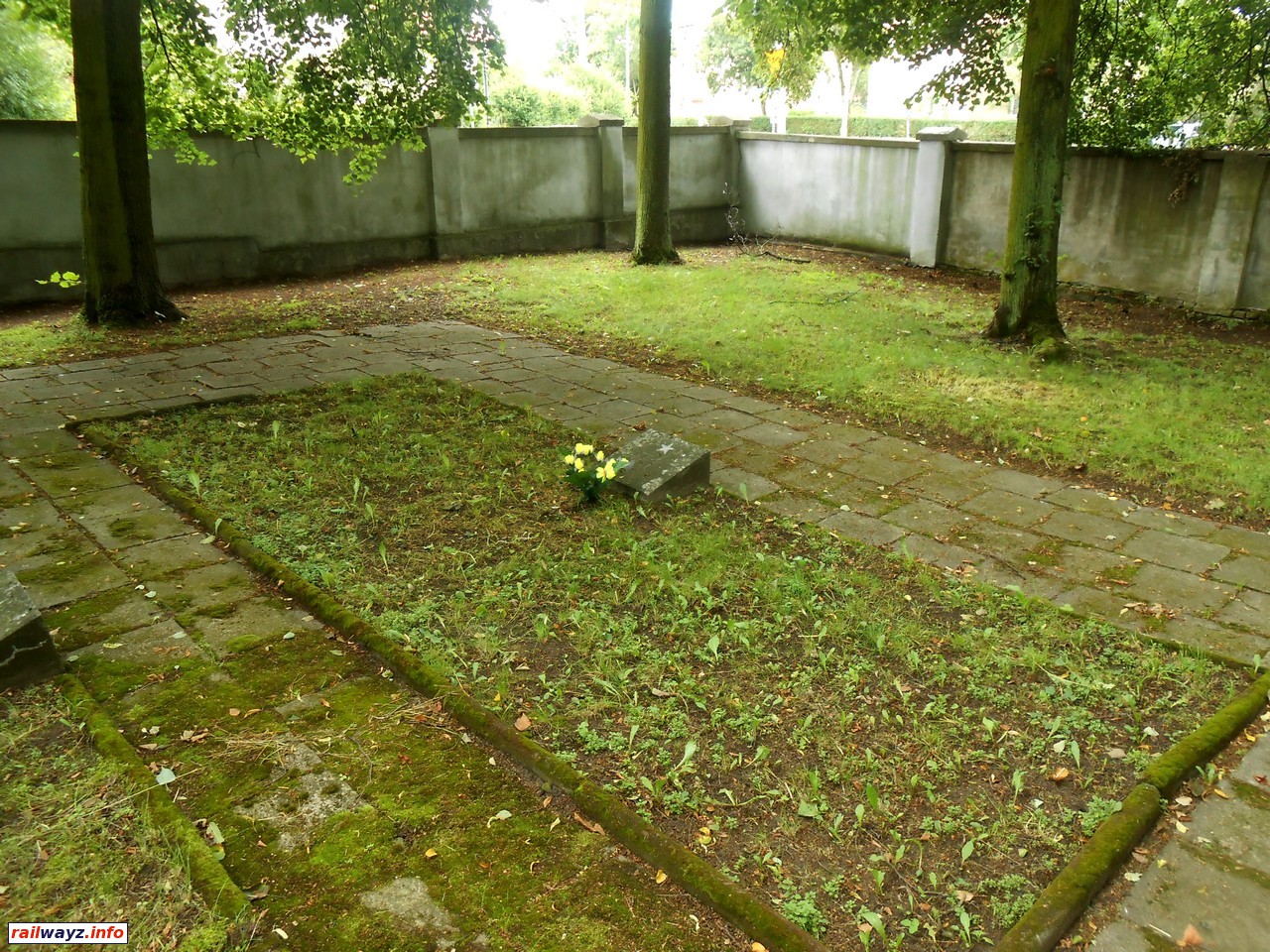 Братская могила №71, Военное кладбище, Ольштын