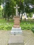 Крест на фоне церкви Воскресения Христова, Каунас