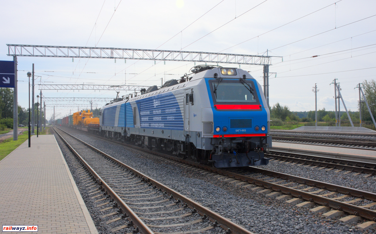 Электровоз БКГ1-003 с грузовым поездом официально открывает движение