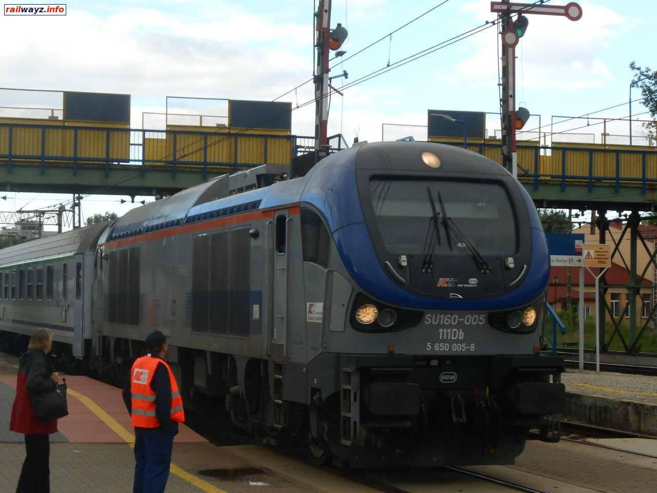 Тепловоз SU160-005 с поездом Сувалки - Краков, ст. Белосток