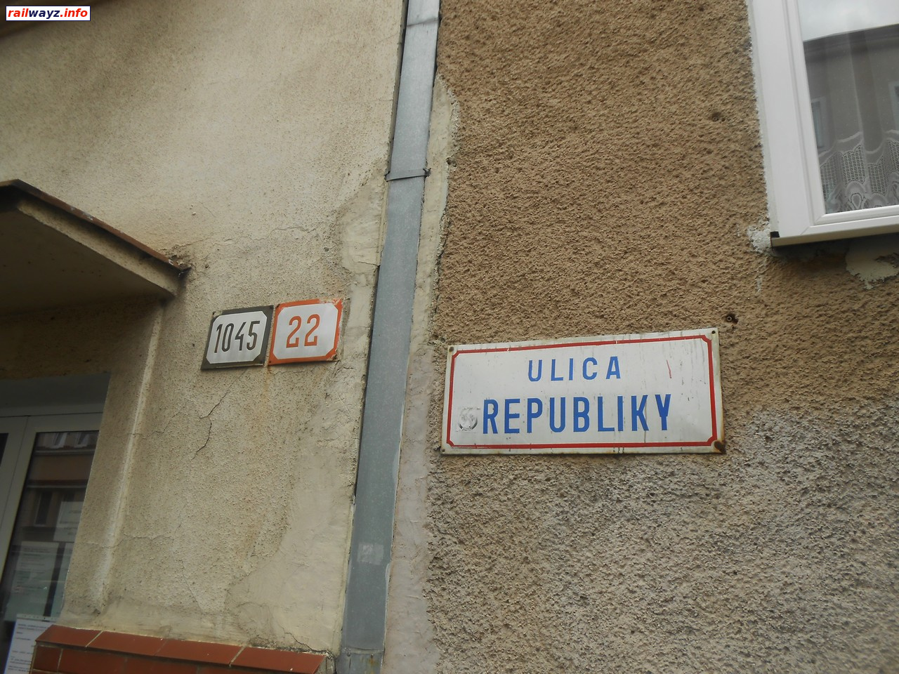 Табличка с названием улицы и номером дома, Жилина