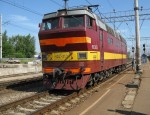 Электровоз ЧС4Т-313 цепляют в Данилове