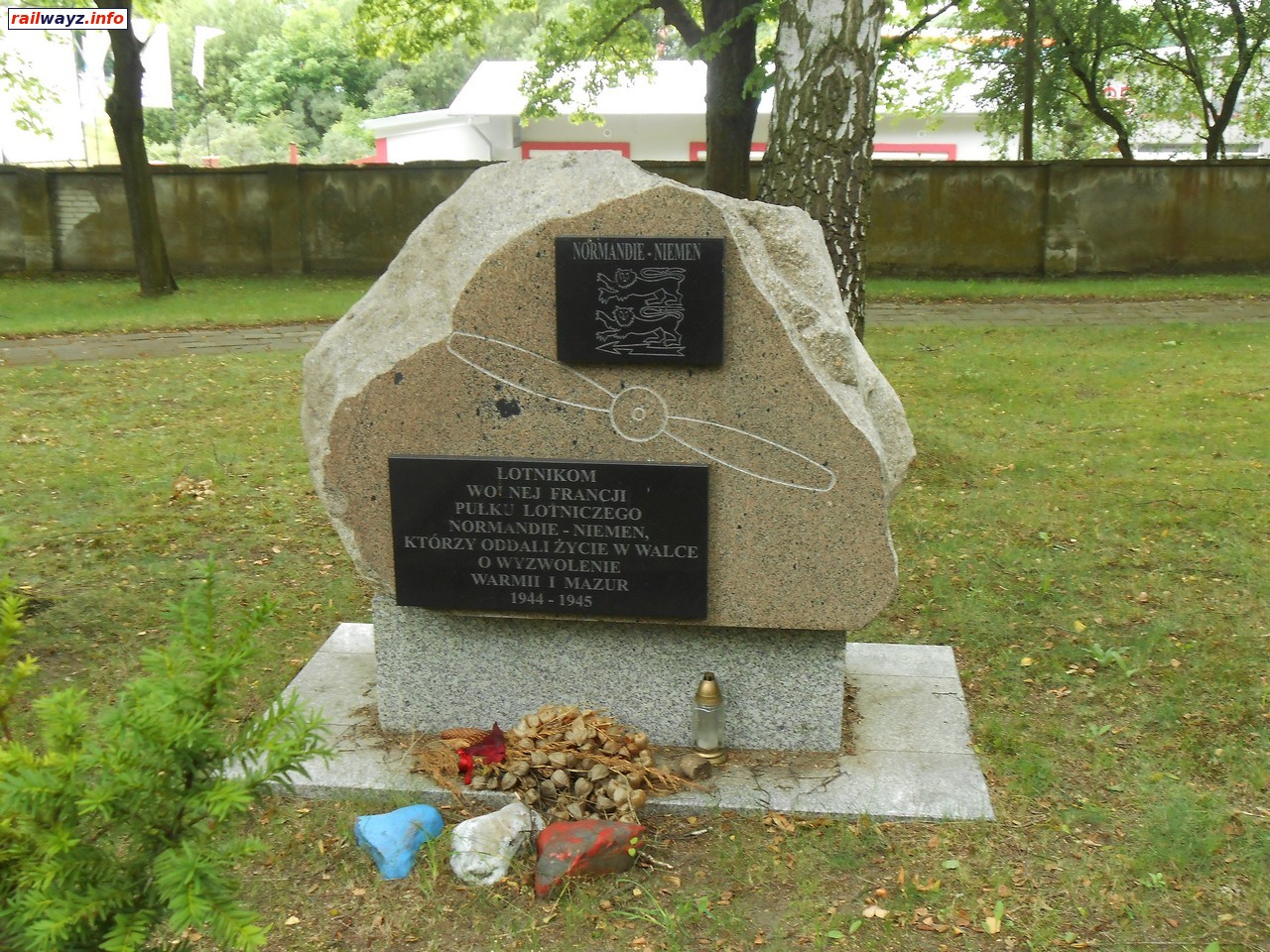 Памятник французским лётчикам полка "Нормандия-Нёман", Военное кладбище, Ольштын