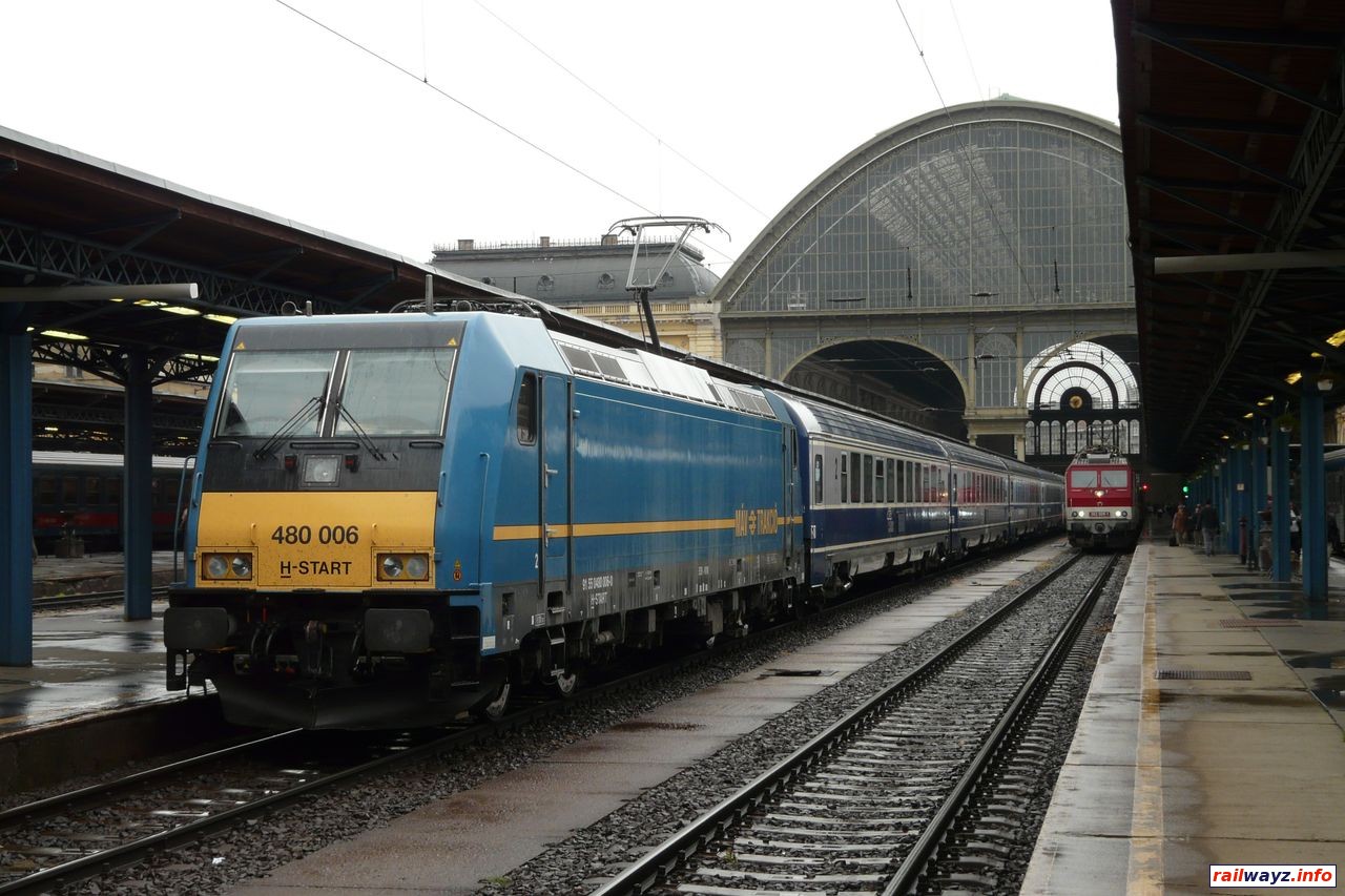 Электровоз 480 006 с поездом Будапешт-Бухарест нс т. Будапешт Восточный