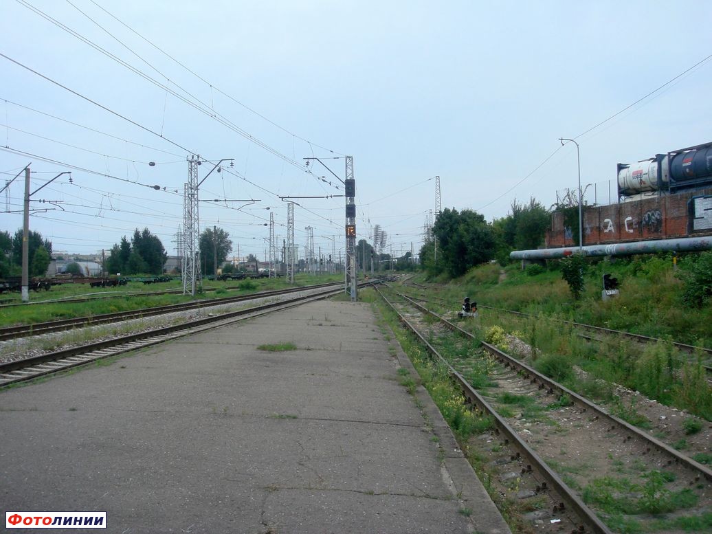 Светофоры: маршрутный N1M; выходные N16, N17. Вид на чётную горловину в сторону Риги