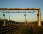 Заградительные светофоры ЗГ2, ЗГ4, маневровый МЧ перед железнодорожным переездом с ул. Дубровской
