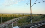 Пересечение чётной колеи на Батайск (внизу) и линии на пост 7 км (вверху)
