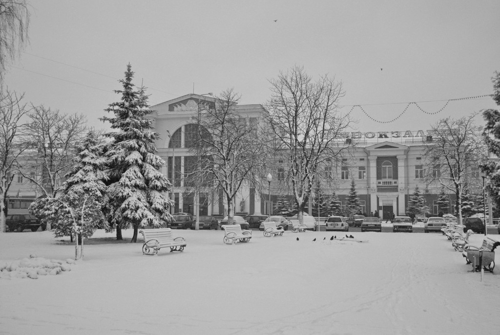 Вокзал в снегу