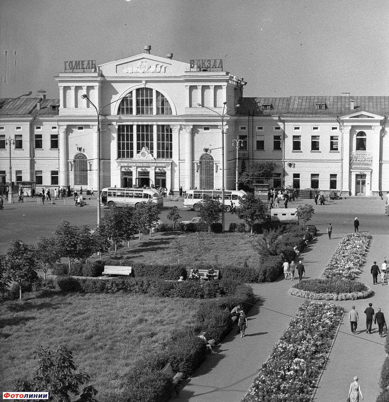 Вокзал, вид с Привокзальной площади