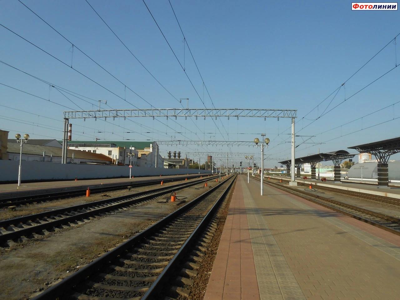 Вид со 2-й платформы в сторону Жлобина и Гомеля