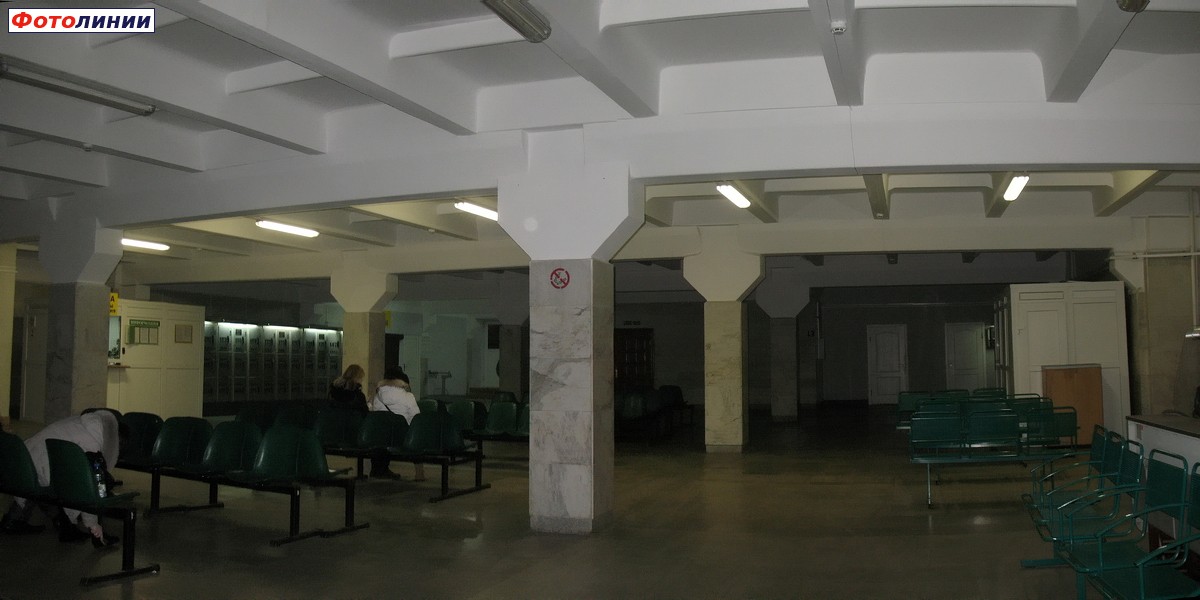 Временный зал ожидания в здании багажного отделения