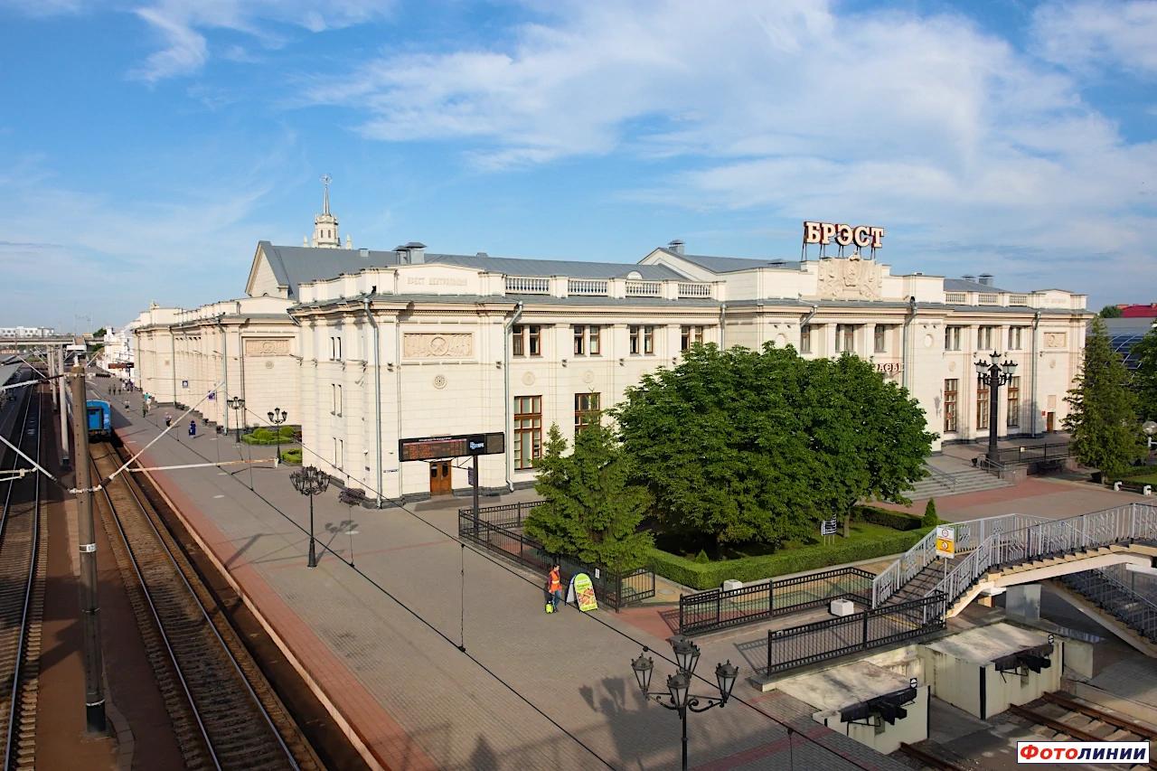 Вокзал, вид с Московской стороны