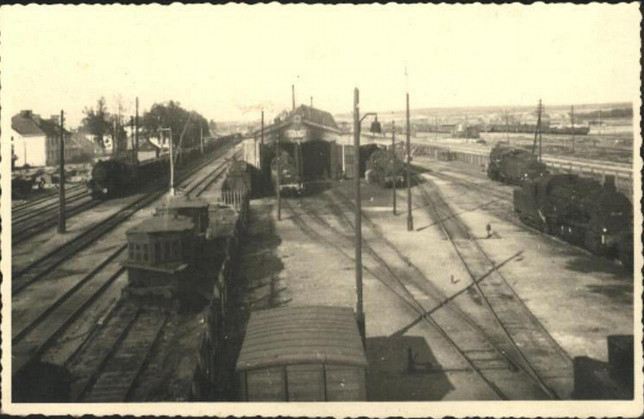 Паровозное депо и общий вид станции. Фото 1941-1944 гг