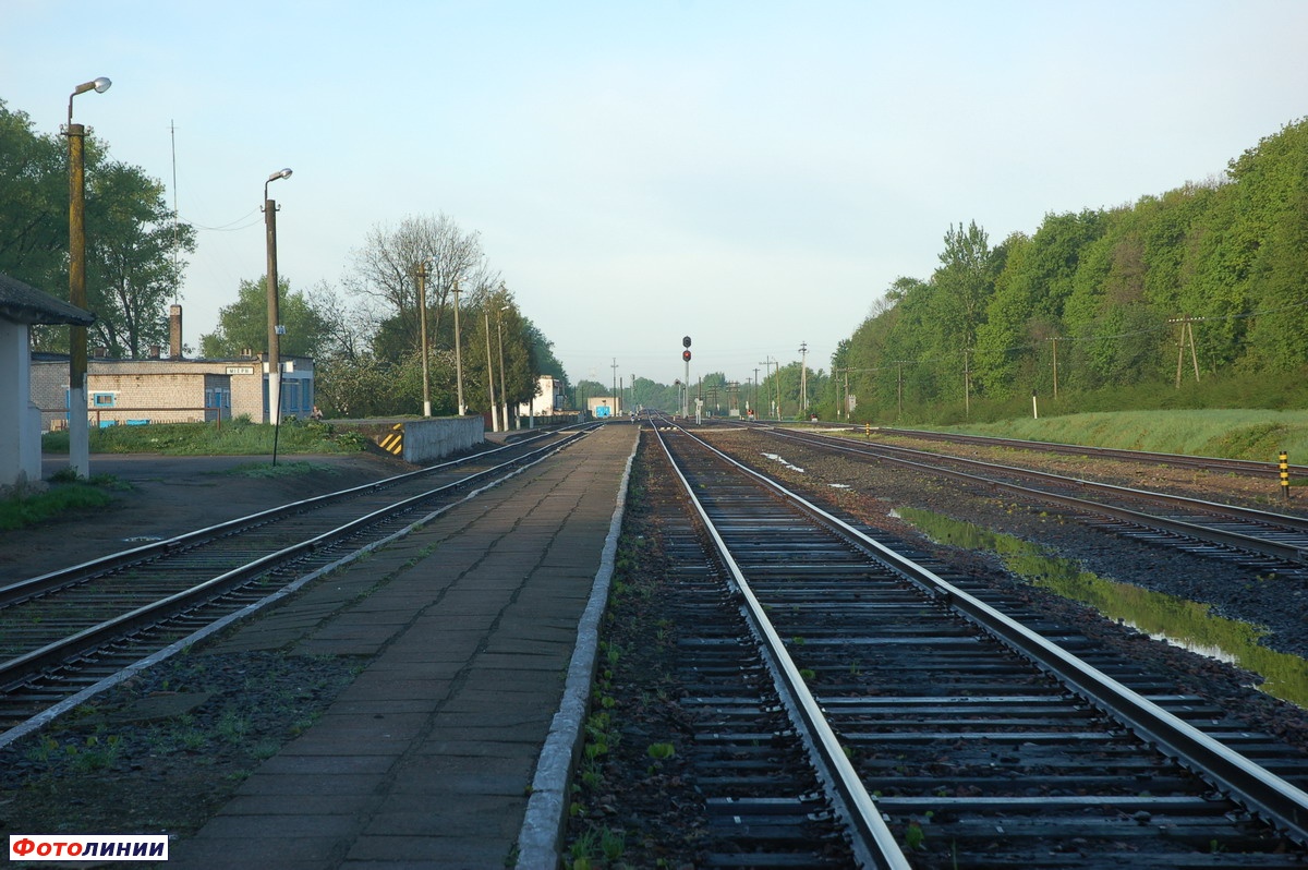 Вид платформы в сторону Воропаево