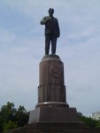 Памятник Калинину на привокзальной площади