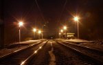 о.п. Хмелевка: Вид платформ ночью в сторону Беларуси