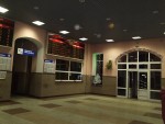 станция Молодечно: Центральный зал с новогодними украшениями