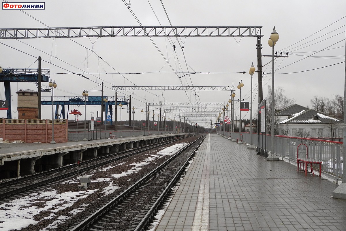 Вид с 1-й платформы в сторону Москвы