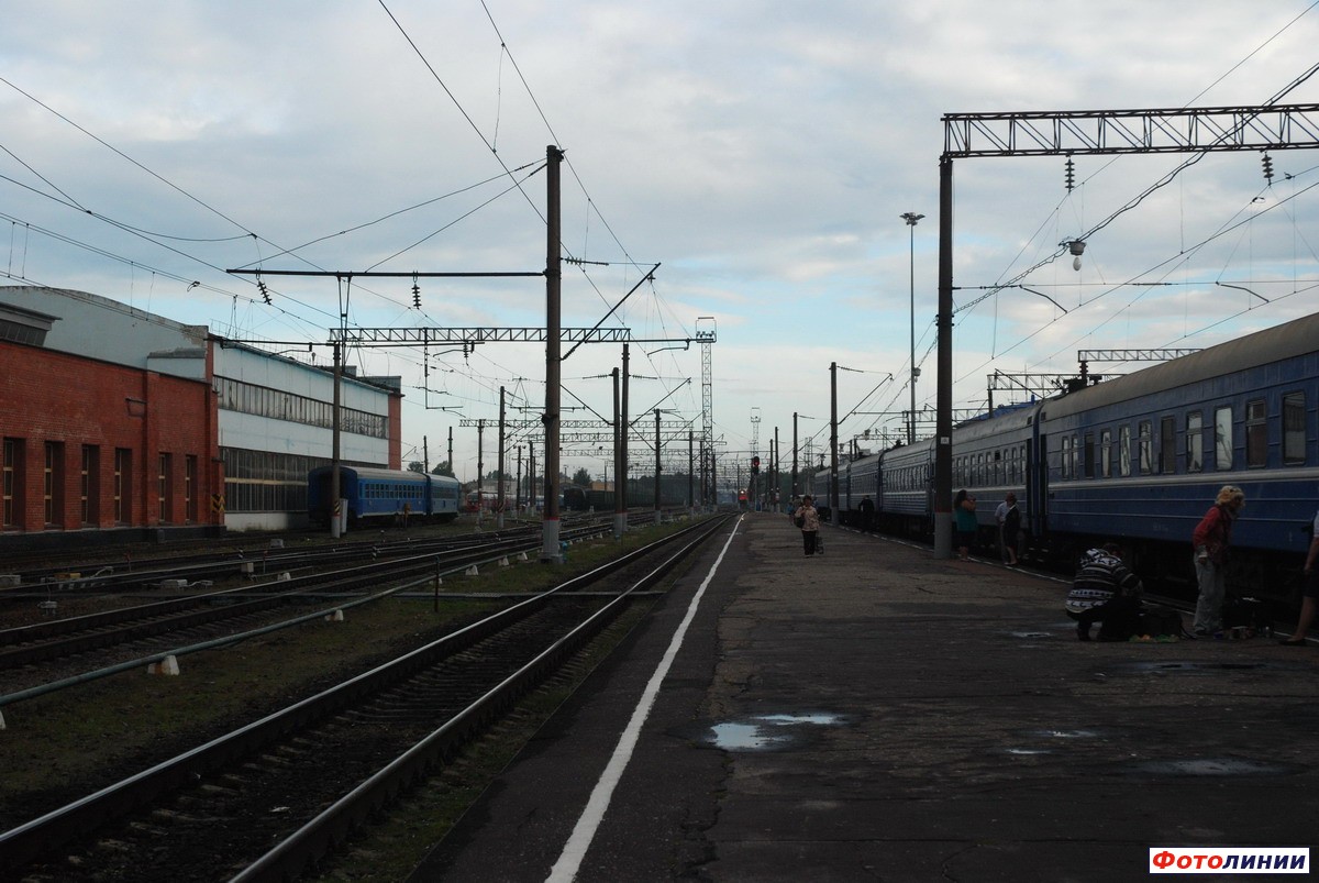 Вид платформ в сторону Рославля