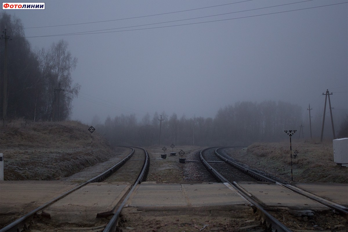 Развилка, слева на Новосмоленскую, справа на Валутино
