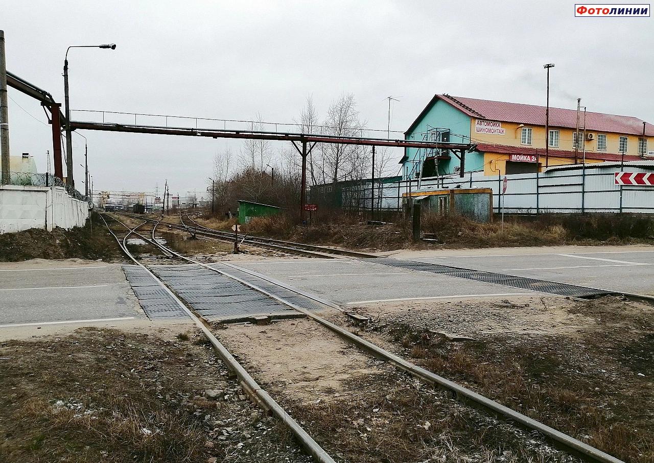 Подъездные пути к промбазе СМУ-158 АО «Трансинжстрой», вид с Железнодорожной ул. на север