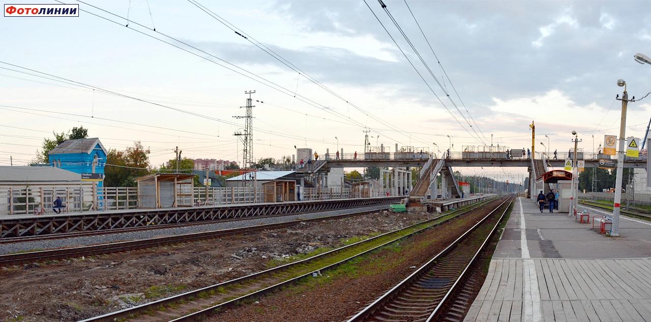 Разбираемая платформа № 1. Вид с платформы № 2 в сторону Москвы