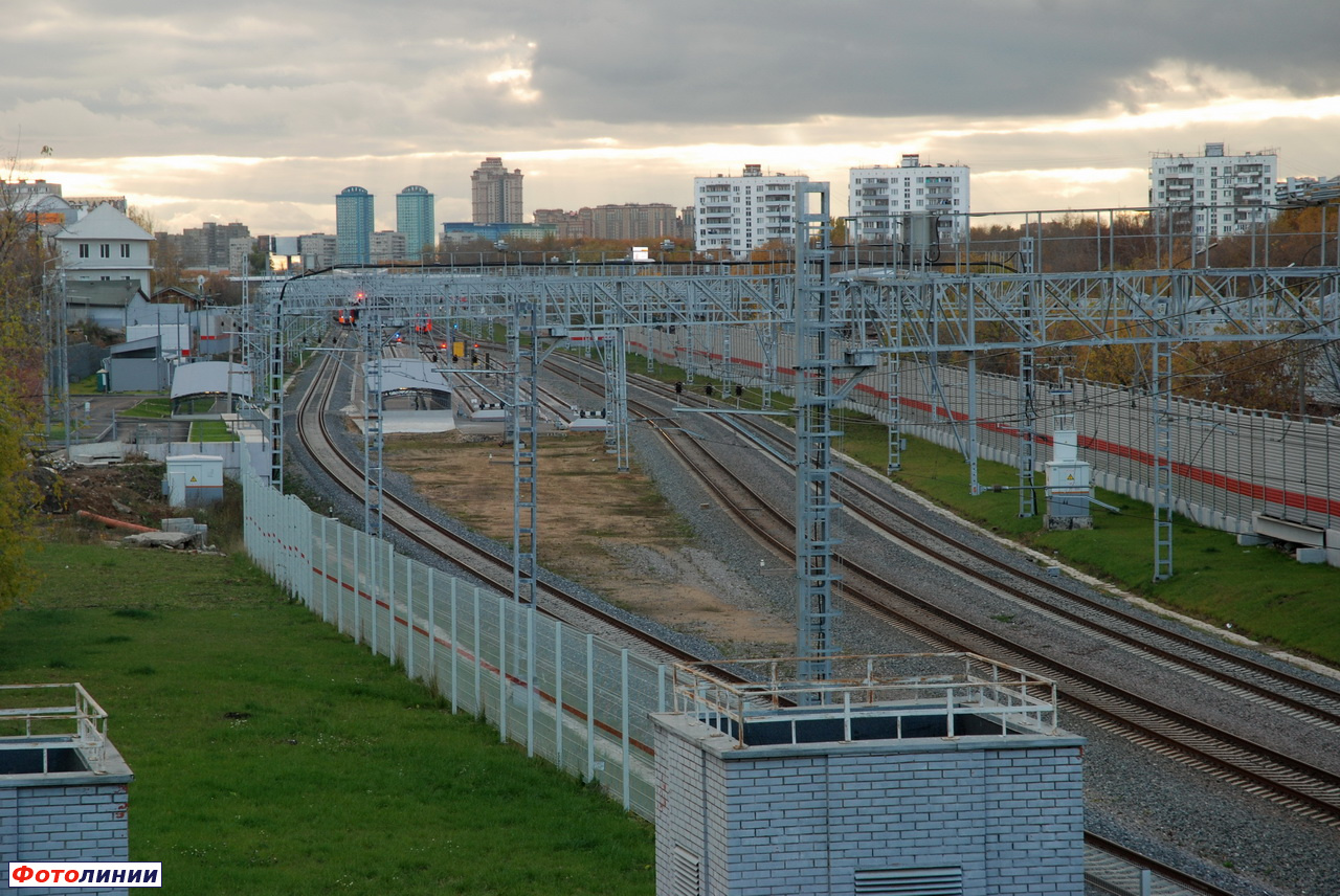 Вид на бывшую станцию в сторону Серебрянного Бора