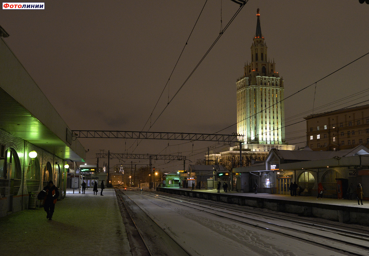 Вид с платформы № 2 в сторону Курского вокзала