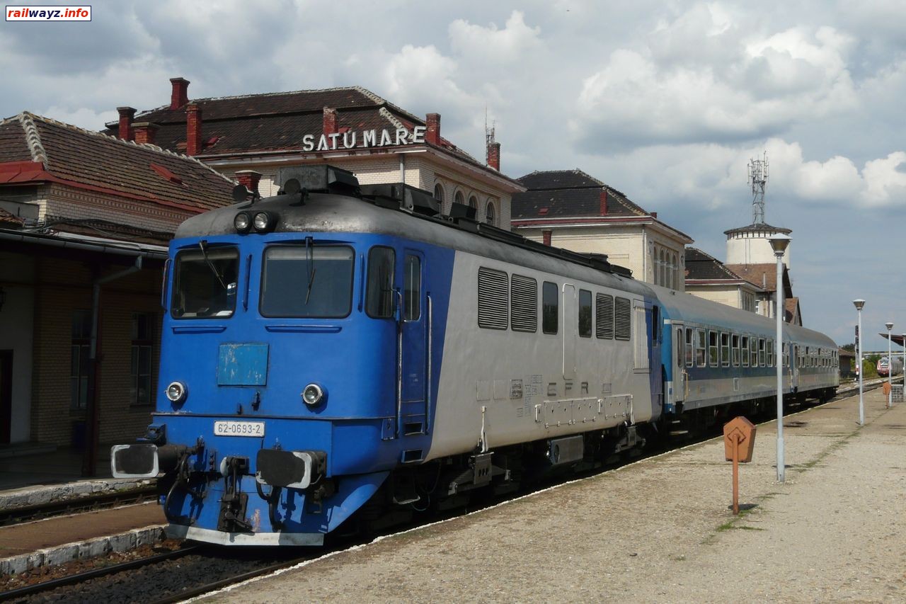 Тепловоз 62-0693-2 с поездом Саиу Маре-Дебрецен на ст. Сату Маре