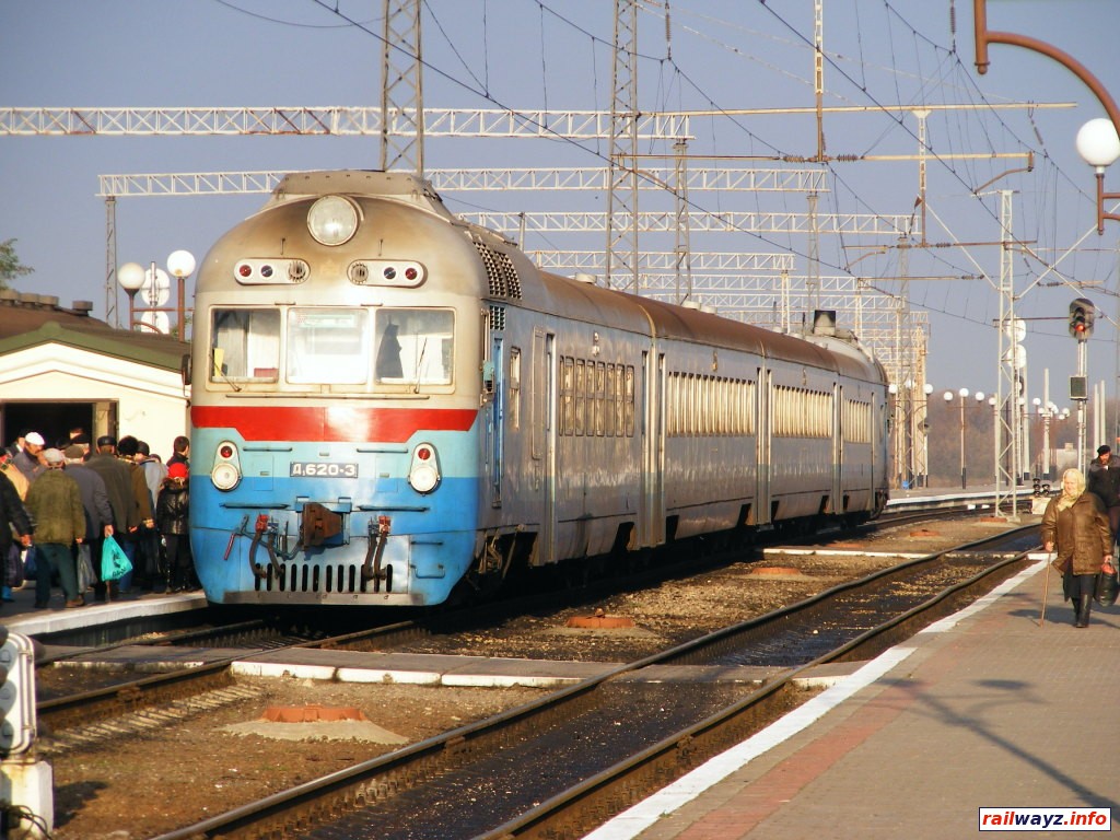 Дизель-поезд Д1-620 на ст. Ковель