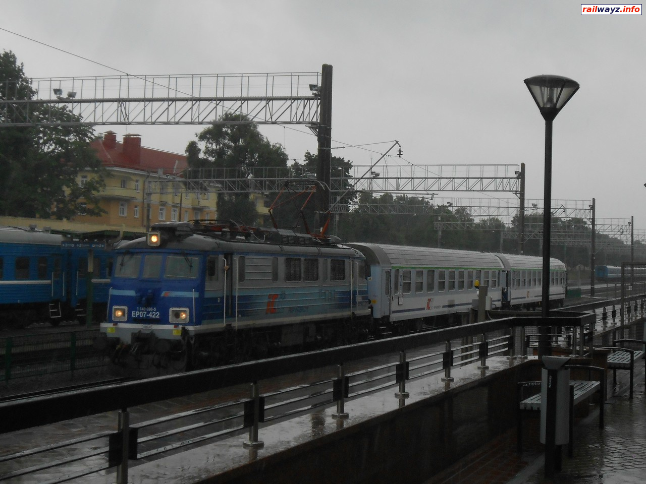 Поезд 304 Краков - Гродно под EP07-422