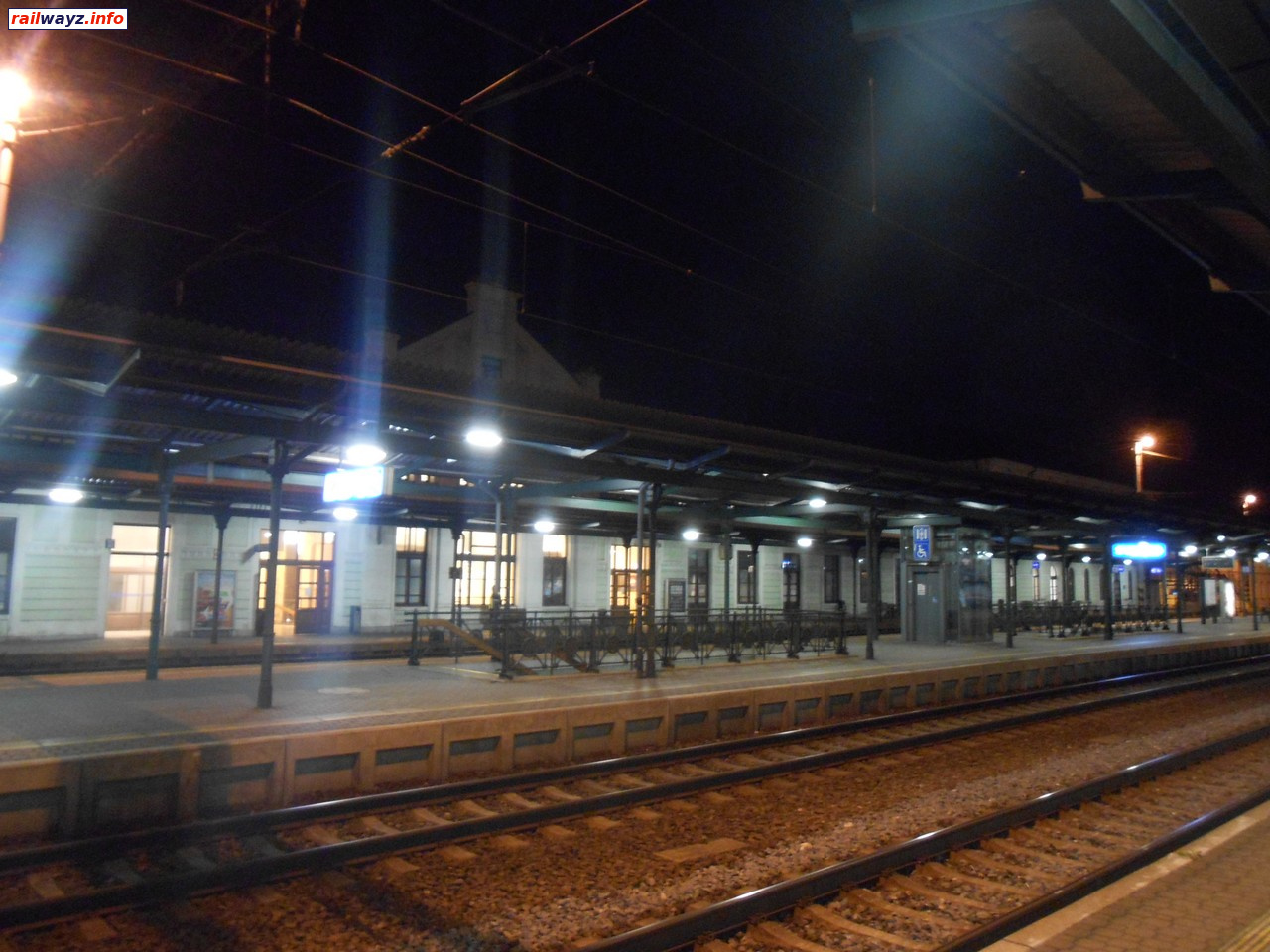 Вокзал со стороны платформ, ст. Богумин