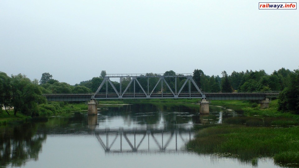 Мост через реку Айвиексте на перегоне Плявиняс - Озолсала