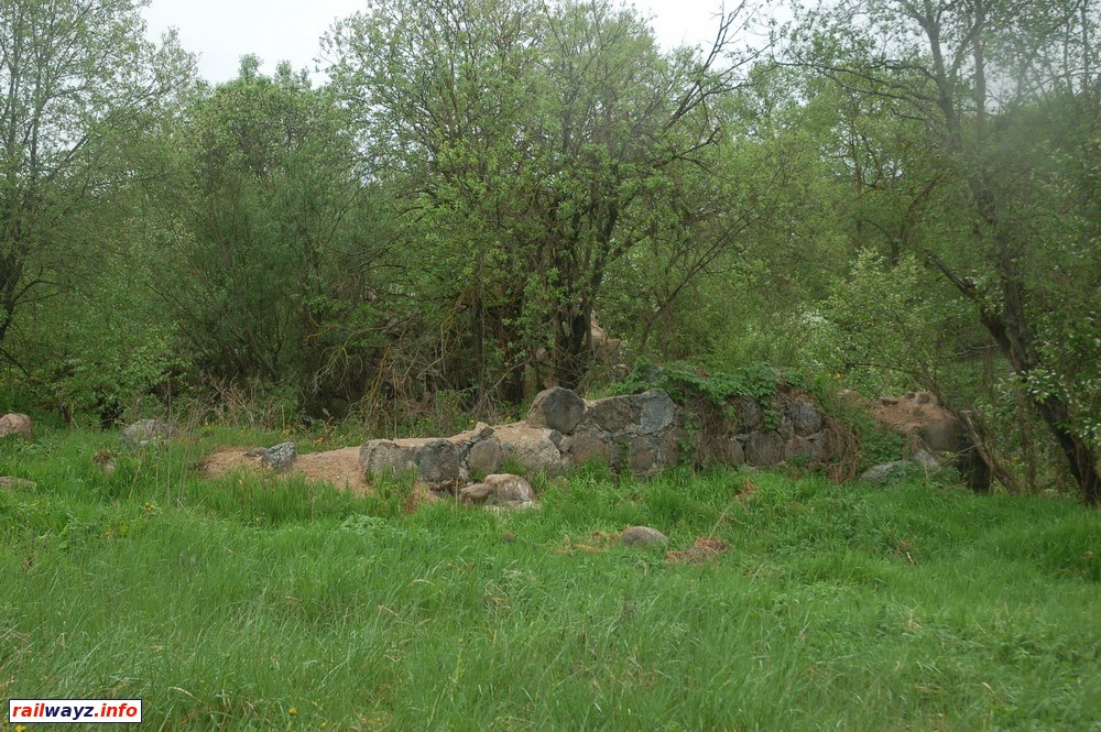 Руины мельницы у д. Казаки
