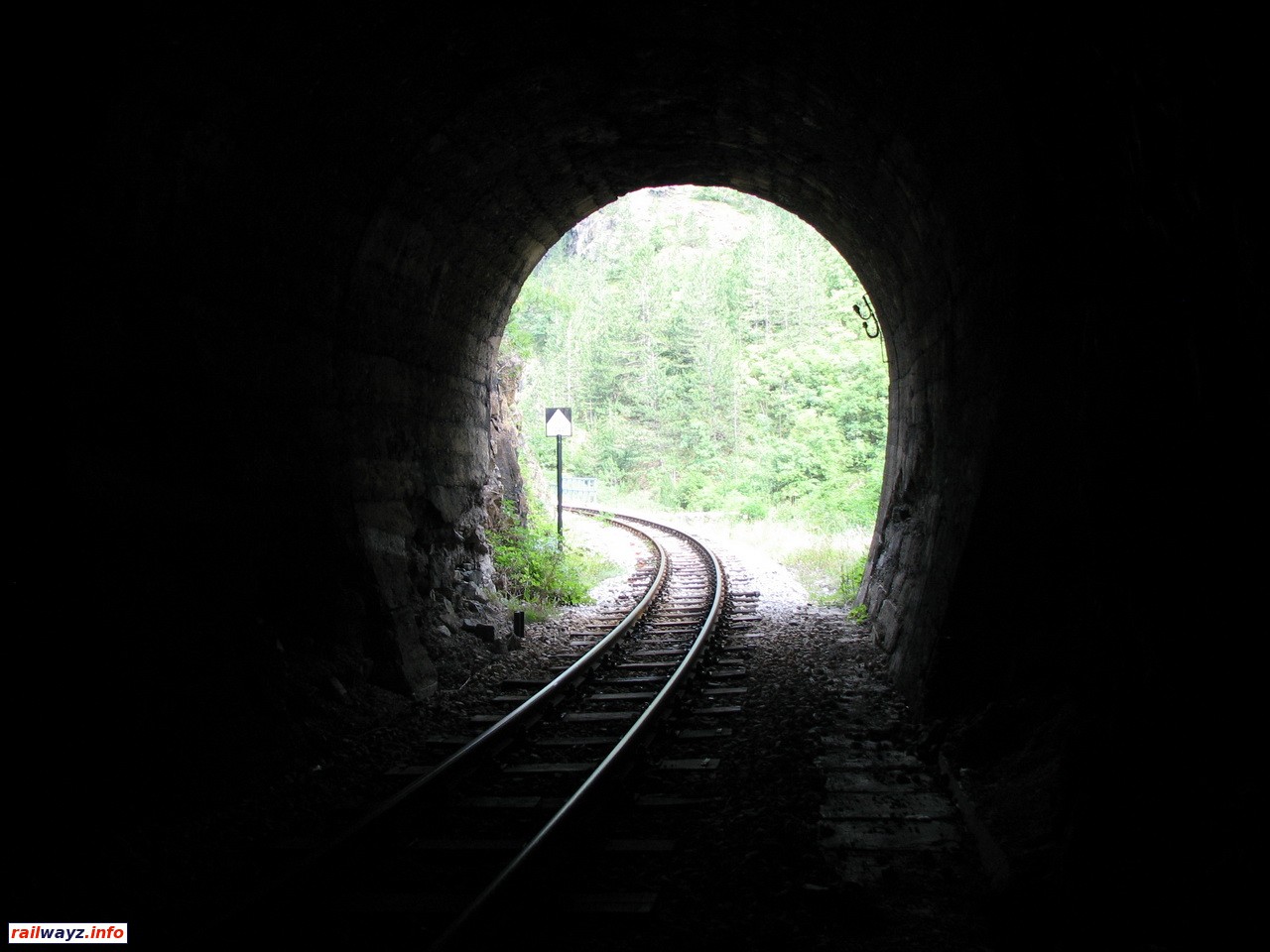Вид из тоннеля в сторону моста