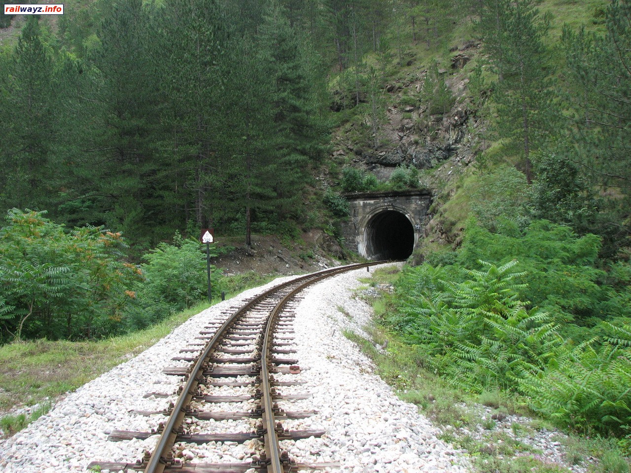 Портал тоннеля 50