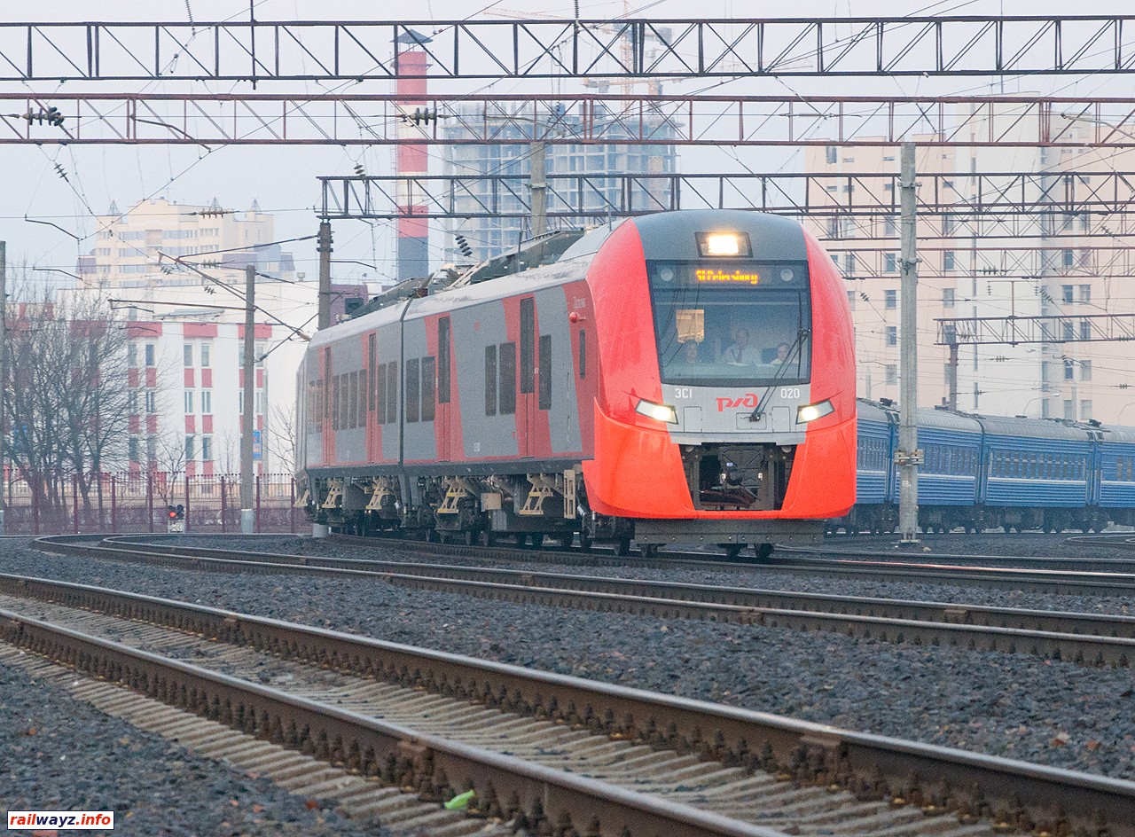 Электропоезд ЭС1-020 возвращается в Москву