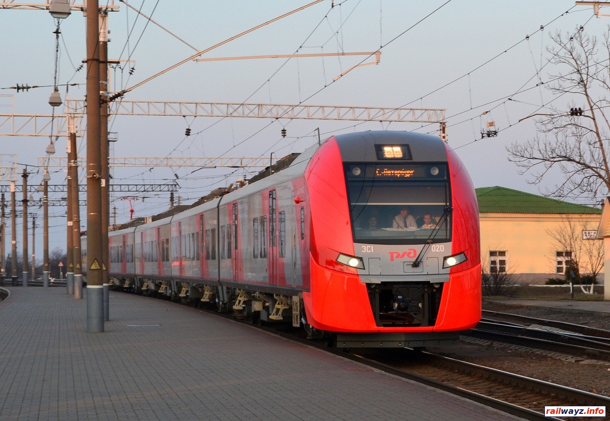 Электропоезд ЭС1-020 на станции Орша-Центральная