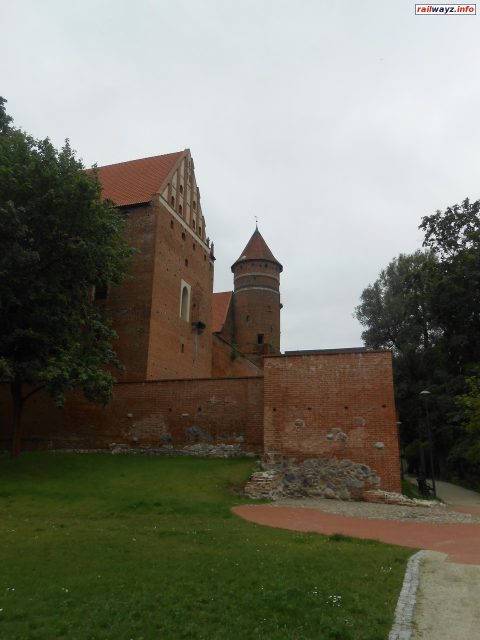 Замок, Ольштын