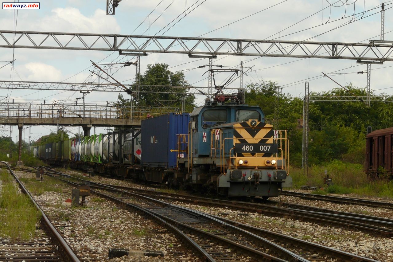 Элетровоз 460 007 с вывозным поездом из Венгри прибывает на ст. Суботица