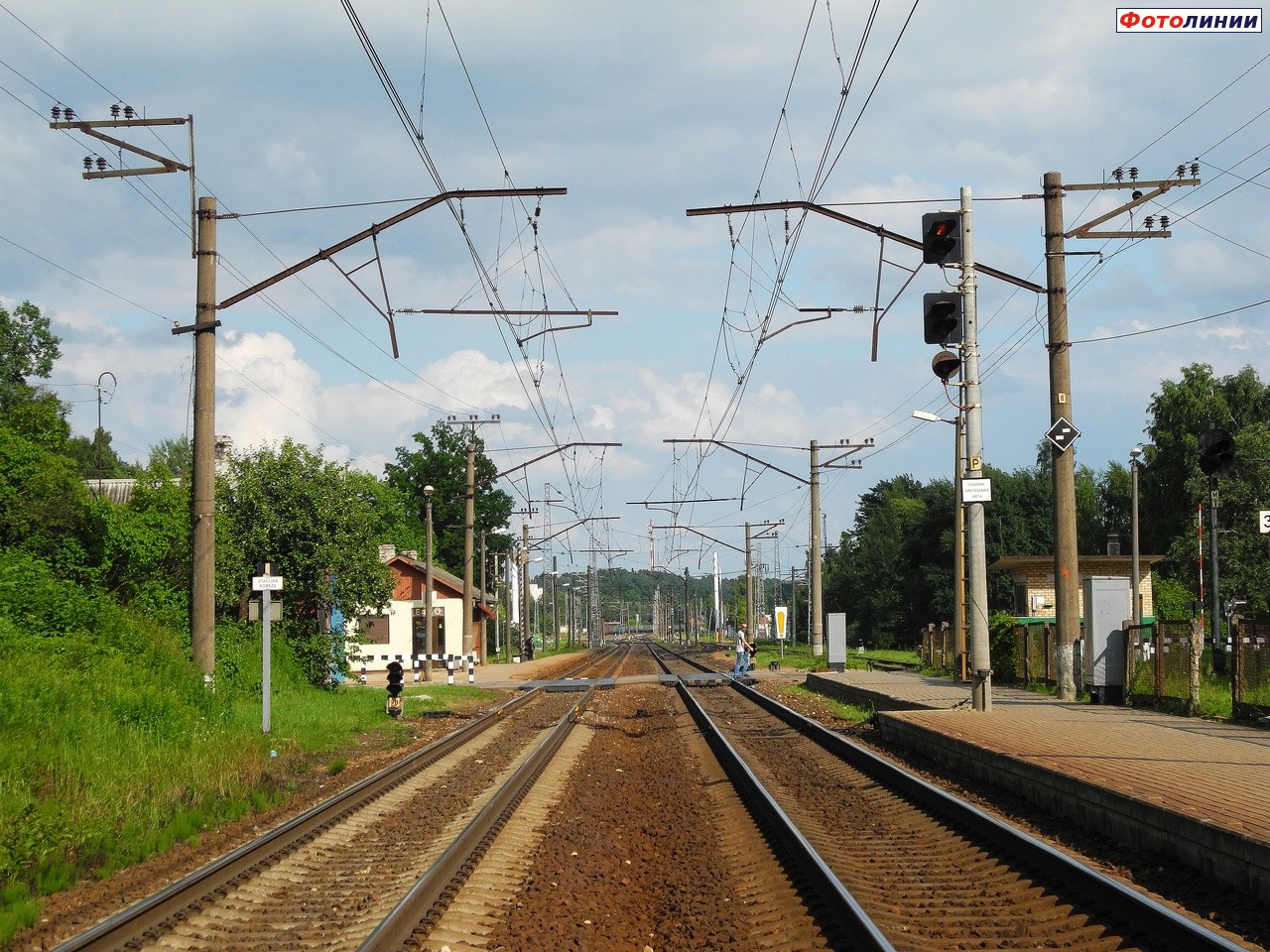 Чётные входные светофоры Pp и P из Саласпилса и знак "Граница станции"