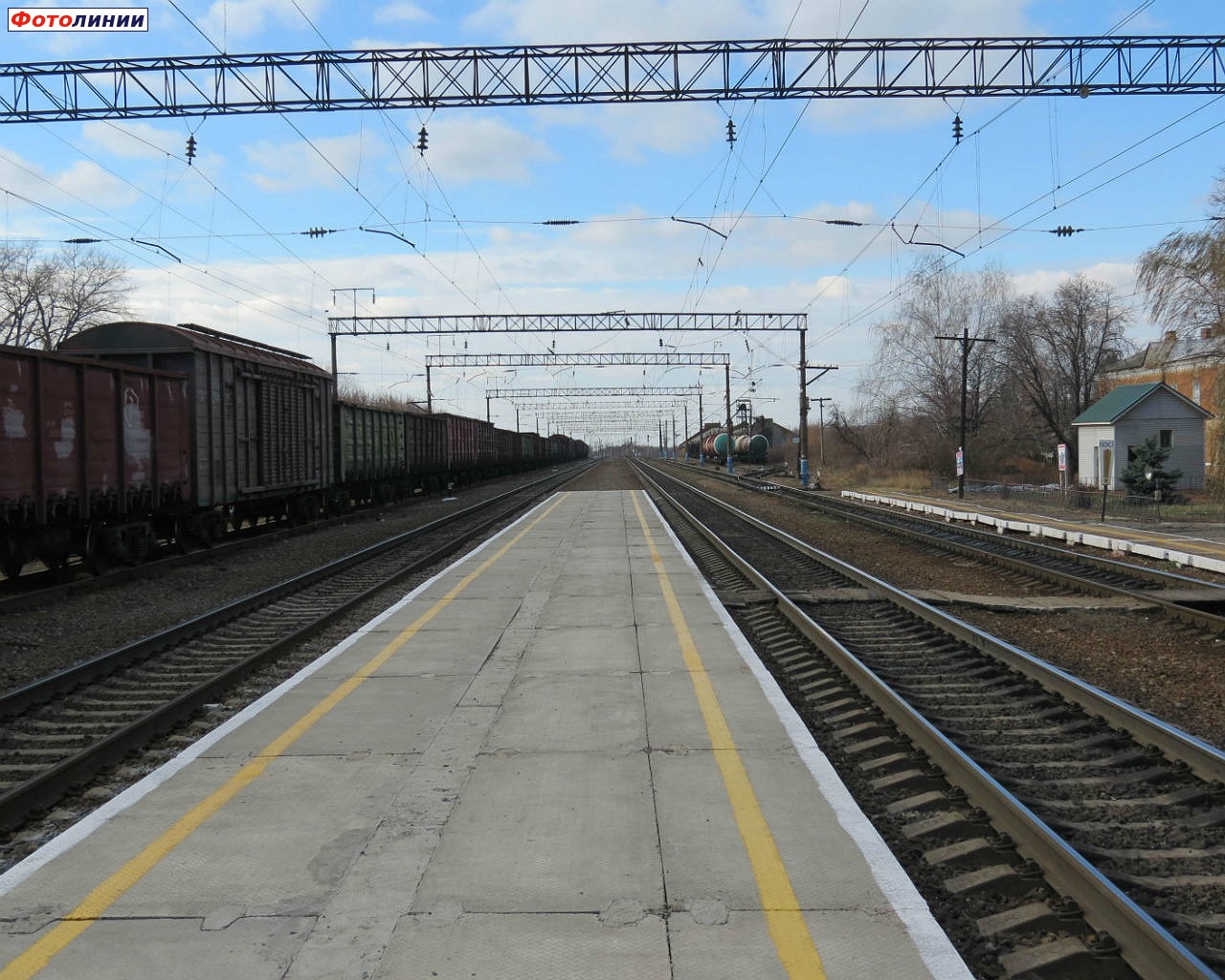 Вид с платформы в сторону Боброва