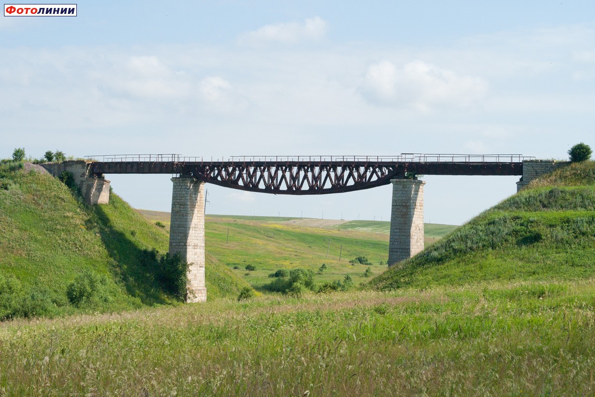 Мост через реку Гнилушу вблизи бывшего разъезда Страховский