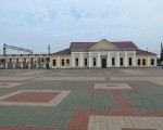 станция Прохоровка: Пассажирское здание. Вид с привокзальной площади