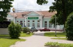станция Пуховичи: Вид на пассажирское здание со стороны города