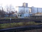 станция Рига-Краста: Помещение вагонных весов и элеватор на заднем плане