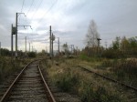 станция Неданчичи: Пути к тяговой подстанции (левее) и нефтебазе (правее)