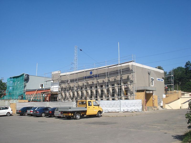 Здание вокзала на ремонте