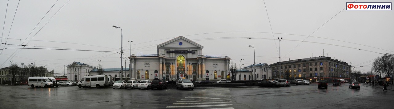 Вокзал и привокзальная площадь